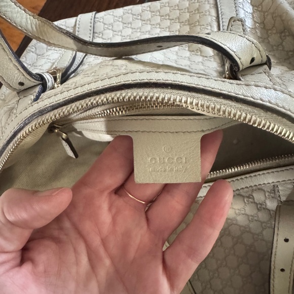 Gucci Microguccissima Leather Boston Bag – Ivory – Authentic w/ Strap & Dust Bag - Picture 8 of 13